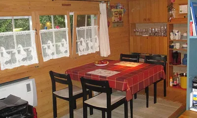 Hier kann man essen, erzählen und spielen!