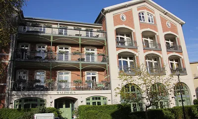 Außenansicht vom Waldhaus