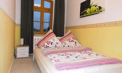 2. Schlafzimmer mit Doppelbett 1,40m x 2,00m