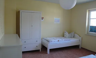 Schlafzimmer 2