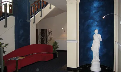 Die Eingangshalle im Erdgeschoß des Seeschlosses 