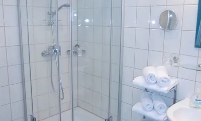 Bad, Echtglas-Duschkabine