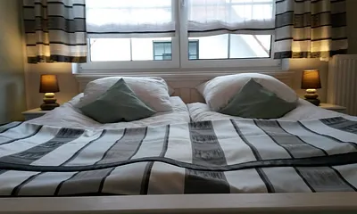 Schlafzimmer Giebelseite