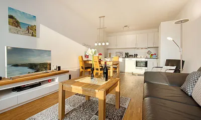 Herzlich willkommen in der Ferienwohnung "Inseltraum" mit hochwertiger Ausstattung, u.a. 40 Zoll-Marken-LED-TV-Gerät, ein 2.1 3D-Blue-Ray-Home Cinema-System und kostenfreiem  WLAN.