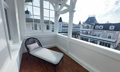 Herlich willkommen im Inselurlaub! Der große Balkon ist nach Südosten ausgerichtet und schaut ...