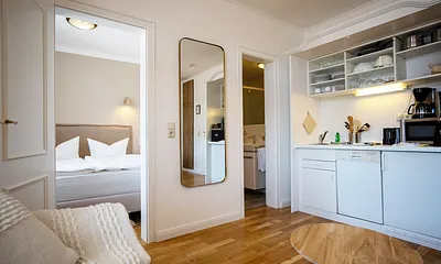 Die kleine Küchenzeile im Wohnzimmer.