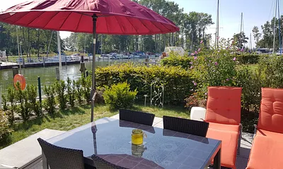 Kapitänsresidenz - Haus direkt am Wasser, 4-Zimmer-Ferienhaus (Kapitänsresidenz)