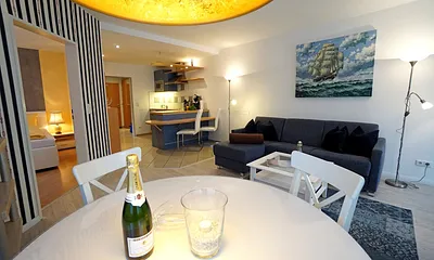 Blick in Richtung Küche und Schlafzimmer