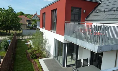 Aussenansicht Terrasse Wohnung 1 links