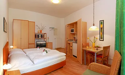Villa Waldschloss - 200m zum Ostseestrand, 1-Zimmer-Ferienwohnung (Nr. 13)
