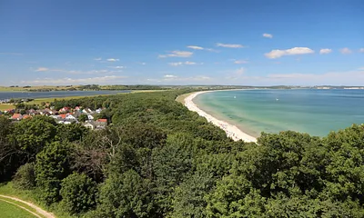 Blick vom Lotsenturm auf Haus und Umgebung