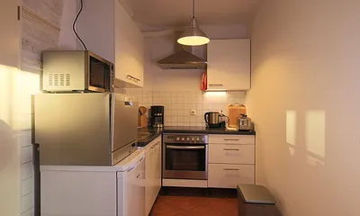 die Küche mit allem, was man braucht