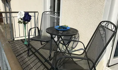Balkon/vom Schlafzimmer und Wohnzimmer betretbar
