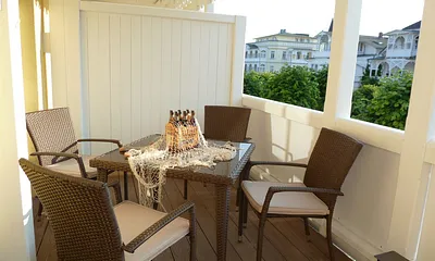 Gemütlicher Balkon mit  Nachmittags- und Abendsonne