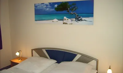 Schlafzimmer mit Doppelbett