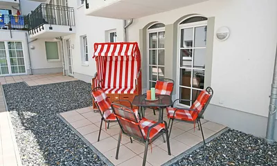 Terrasse mit Strandkorb
