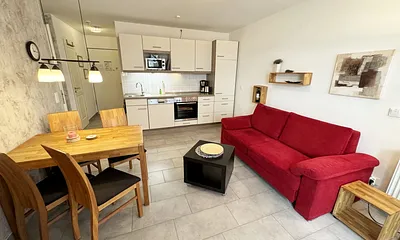 kombinierter Wohn-/Koch- und Essbereich