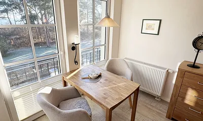 Essbereich am Fenster