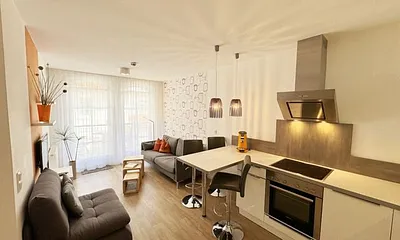 kombinierter Wohn-/Koch- und Essbereich