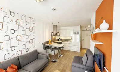 kombinierter Wohn-/Koch- und Essbereich