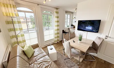 gemütlicher Wohnbereich mit LCD-TV