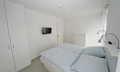1. Schlafzimmer mit Kleiderschrank