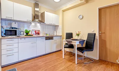 Küchenbereich mit Essplatz