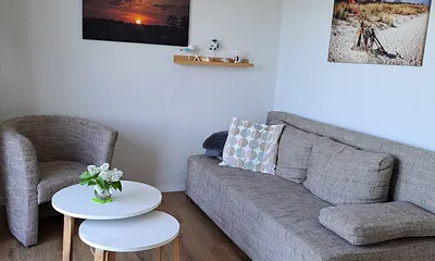 Wohnbereich mit Blick auf`s Achterwasser