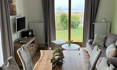 Wohn/Essbereich mit TV