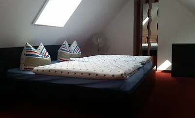 Hauptschlafzimmer mit begehbarem Kleiderschrank