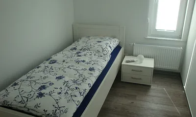 3. Schlafmöglichkeit mit Bett 90x200cm