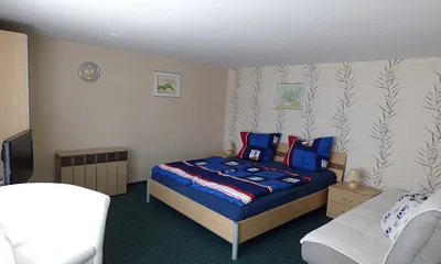 Schlafen (Doppelbett+Schlafcouch)