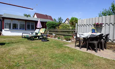 Außenansicht mit Sitzecke