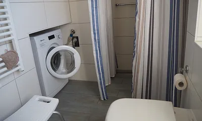 Bad Erdgeschoss mit bodengleicher Dusche