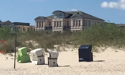 Blick zur Villa Anna vom Strand