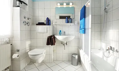 Bad mit Badewanne & Fenster