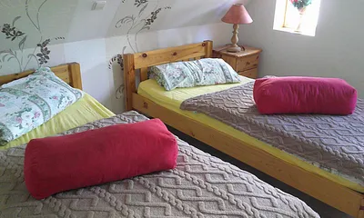 Schlafzimmer mit 2 Einzelbetten