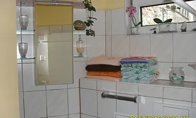 Bad mit WC und Dusche