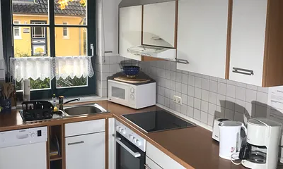 Die Küchennische mit Geschirrspüler etc.