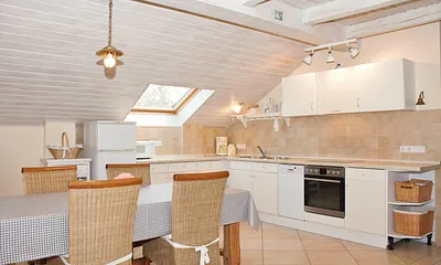 Herd/ Backofen, Geschirrspüler, Kühl-Gefrierkombi, Microwelle