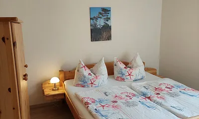 Schlafzimmer mit Doppelbett