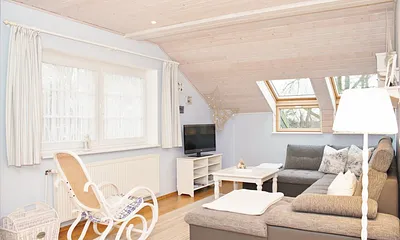 Sofa mit zusätzlicher Schlaffunktion, TV für Fire-Stick geeignet