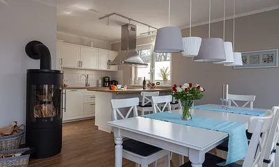 Küche mit Essbereich