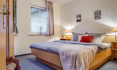 Schlafzimmer Doppelbett 180m X 2,00 m