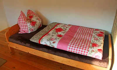 Einzelbett für dritte Person