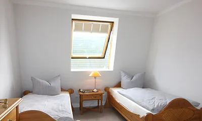 2. Schlafzimmer mit 2 Einzelbetten