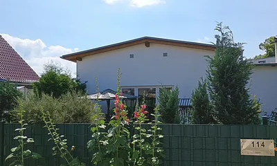 Hauptansicht mit Terrasse von der Kochstraße 