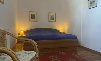 Hauptschlafzimmer mit Doppelbett