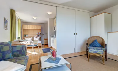 Wohnraum, abtrennbar mittels Schiebe-Elemente