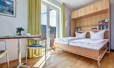 hochwertiges Schrankbett mit 2 getrennten Matratzen (klappbar)